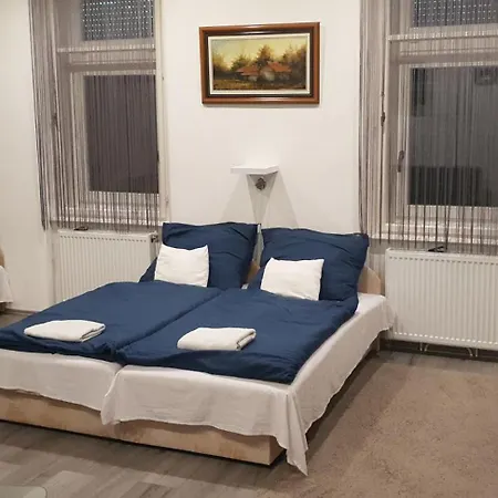 Li-di Apartman *